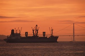 Macargo-buque-containers-transporte-marítimo